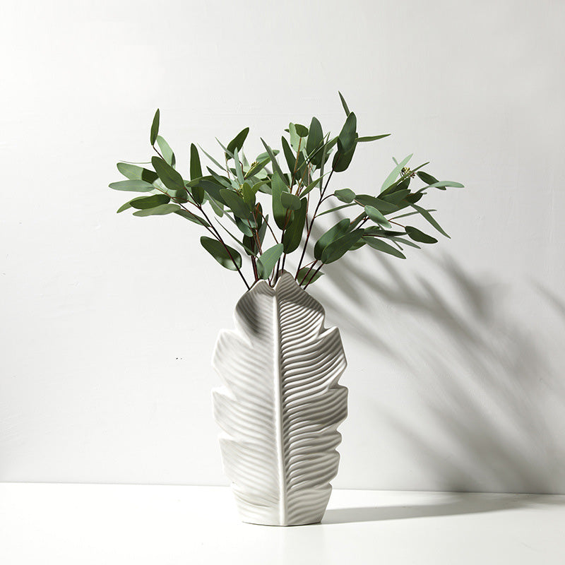 Modern Leaf vase in White Ceramic