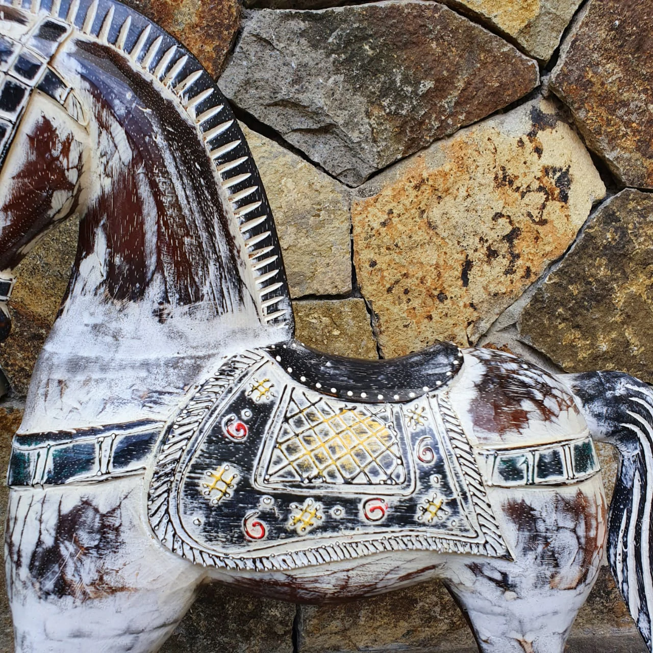 Grande statue de cheval antique sculptée à la main