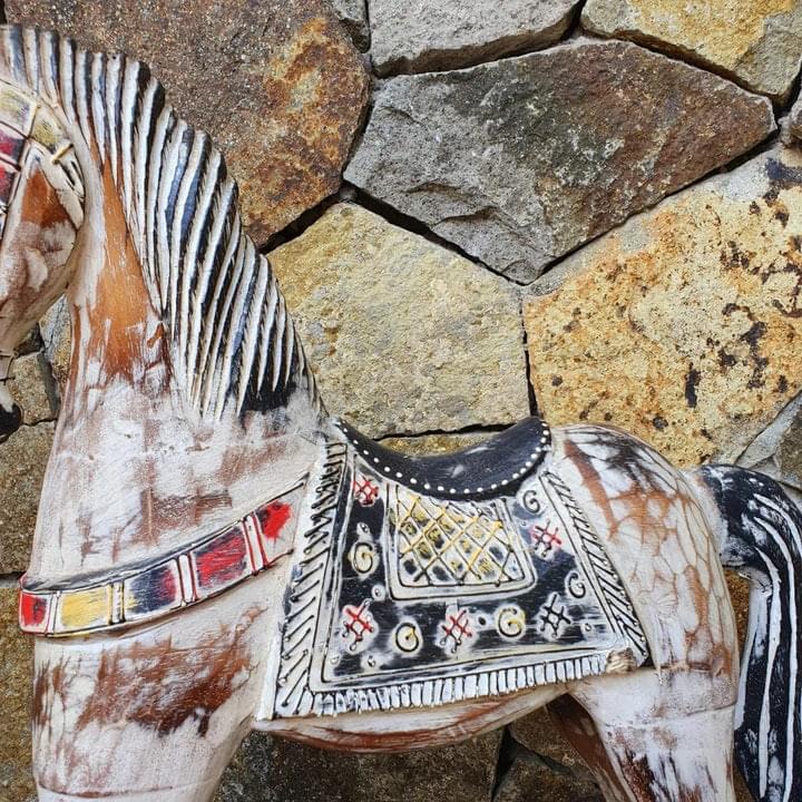Grande statue de cheval sculptée à la main antique