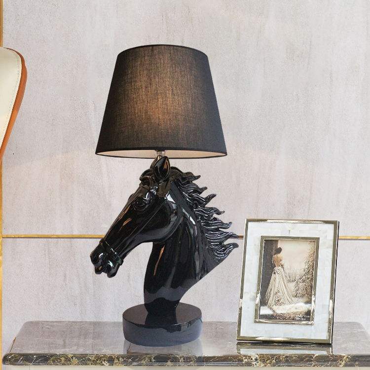 Modern Horse Head Table Lamp in Gold